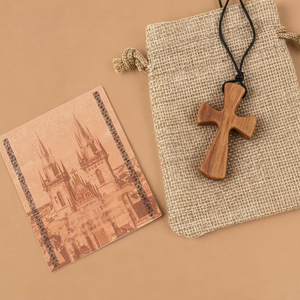 Collier en bois d'olivier fait main, croix religieuse, bijou artisanal naturel - Product Image 1