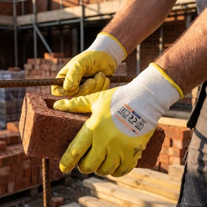 Guantes de Trabajo de Seguridad MaxiTough 13G de Poliéster con Recubrimiento de Nitrilo Liso para Protección Industrial de las Manos - Product Image 1