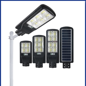 Lámpara Solar LED para Exteriores de Alta Luminosidad 150W/200W/300W IP65 Impermeable con Batería de Litio Ferrofosfato ABS y Ángulo de Haz de 180° - Product Image 1