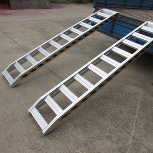 <span class=keywords><strong>Rampe</strong></span> de chargement professionnelle de qualité supérieure, résistante aux intempéries, adaptée à l'extérieur, pour les applications de déplacement d'équipements - Product Image 2