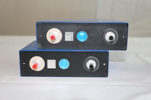 แบตเตอรี่ลิเธียมไอรอนฟอสเฟต MB31 100Ah 3.2V เกรด A 8000 รอบการใช้งาน สำหรับระบบกักเก็บพลังงานแสงอาทิตย์สำหรับบ้านแบบออฟกริด สินค้าจีน - Product Image 3