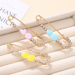 เข็มกลัดรูปหัวใจประดับเพชรพลอย โลหะผสมสังกะสี ขนาด 6.5x1.5 ซม. สำหรับผู้หญิง สวมใส่ได้ทุกวัน แฟชั่นพิน - Product Image 2