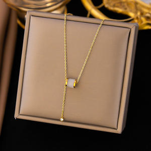 Collana in Acciaio Inossidabile MW Placcata Oro 18k PVD 316L Ipoallergenica con Cuore a Conchiglia, Farfalla e Numeri Romani - Product Image 5