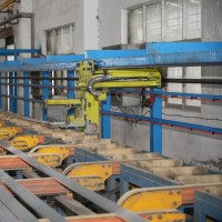 Tireuse de profilés en aluminium haute précision automatique 880T-1250T à commande servo complète et moteur PLC, facile à utiliser pour la métallurgie