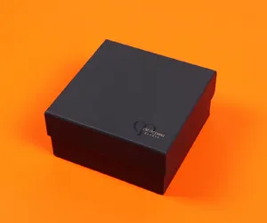 맞춤형 재활용 검은 선물 상자 의류 의류 의류 의류 의류 뚜껑이있는 의류 포장 상자