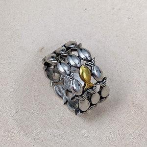 Anello Creativo a Forma di Pesce Bicolore in Oro, Design Ispirato al Nuoto, Gioiello di Moda per Donne - Product Image 2