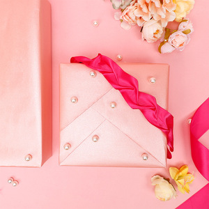 Papier cadeau nacré irisé grand format, impression couleur unilatérale, pour la Saint-Valentin et les cadeaux d'anniversaire - Product Image 2