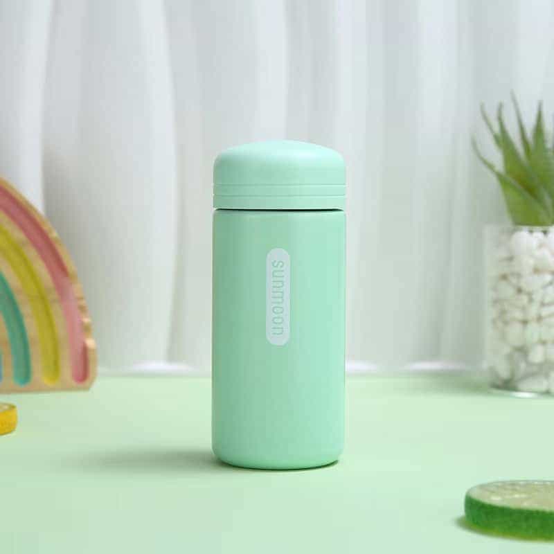 สีเขียวอ่อน