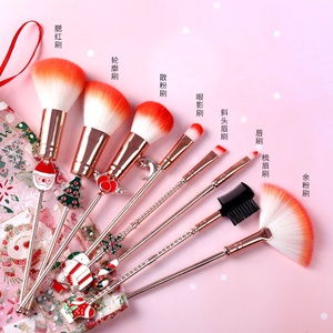 Ensemble de <span class=keywords><strong>pinceaux</strong></span> de maquillage de luxe rose privé conception de noël Catton Animal père noël 8 pièces maquillage professionnel ensemble de <span class=keywords><strong>pinceaux</strong></span> de maquillage mignon - Product Image 2