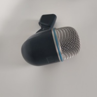 Microphone de batterie dynamique en forme de cœur à basse fréquence pour les performances sur scène, le streaming en direct et l'enregistrement