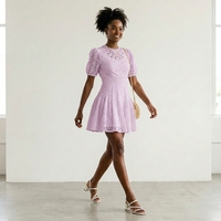 Robe Courte Blanche Femme Nouvelle Collection à Dentelle Broderie Anglaise et Ourlet Festonné – Idéale pour l'Été – Meilleure Vente