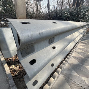 Barriera di traffico del Guardrail dell'autostrada ad alte prestazioni progettata per l'uso dell'autostrada e la protezione ad alta velocità - Product Image 6