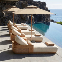 Ensemble de salon d'extérieur minimaliste et moderne, style resort, meubles de patio en teck, chaise longue de bord de piscine et canapé modulaire pour jardin