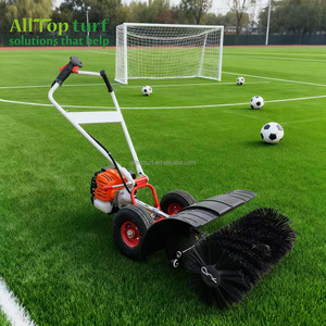 Machine à brosser le gazon pour <span class=keywords><strong>terrain</strong></span> <span class=keywords><strong>de</strong></span> <span class=keywords><strong>padel</strong></span> - Brosse à sable et à caoutchouc pour le remplissage du gazon artificiel (moteur 52CC) - Product Image 2