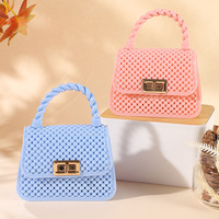 Nouveau style mini sac en silicone, sac à monnaie imperméable ajouré perlé couleur bonbon, sac à main mignon avec chaîne, perle et plume pour filles