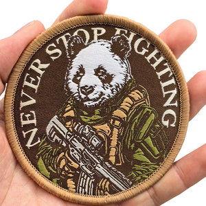 ASLA DÖNÜŞMEYİN DÖVÜŞE ÇIKMAK İÇİN ÖZEL TASARIMLI Dokuma Kumaş Yakışıklı Panda Taktik Yelekli Silah Tutucu Yuvarlak Kalkan Tipi Etiket Yaması Dikilebilir Giysi - Product Image 5