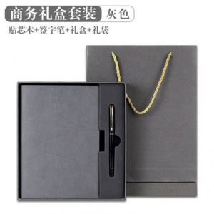 Set de Regalo Personalizado de Agenda de Tapa Dura y Bolígrafo Promocional con Caja y Bolsa de Papel Impresas en Serigrafía con Cuero PU - Product Image 4