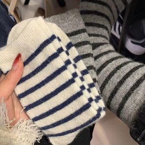 Chaussettes en coton épais pour femmes, mi-mollet, rayées, hiver, automne, couleur unie, style rétro, blanc, noir, gris - Product Image 2