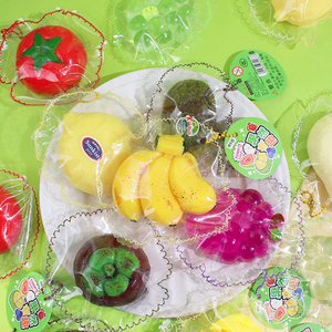 Surtido de Frutas Gourmet - Juguete Blandito con Empaque Atractivo, Regalo Antiestrés Pegajoso para Niños y Adultos, Venta al por Mayor, Colgante para Bolsa - Product Image 2