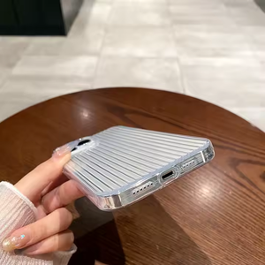 <span class=keywords><strong>Coque</strong></span> de téléphone en TPU souple <span class=keywords><strong>transparente</strong></span> pour <span class=keywords><strong>iPhone</strong></span> 16 15 <span class=keywords><strong>Pro</strong></span> Max étui de téléphone antichoc en Silicone à rayures pour <span class=keywords><strong>iPhone</strong></span> 14 13 <span class=keywords><strong>12</strong></span> <span class=keywords><strong>Pro</strong></span> Max - Product Image 4