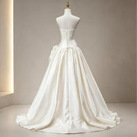 Gaun Pengantin Mewah Berkualitas Tinggi Bahan Satin Model Ball Gown Tanpa Tali dengan Hiasan Mawar 3D dan Ruffle serta Chapel Train