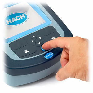 Titrador Potenciométrico HACH AT1000, 1 Bureta, 1 Bomba, Pantalla Gráfica a Color de 5/7 Pulgadas, 1 Año de Garantía - Modelo AT1112.97 (IEC/EN) - Product Image 2