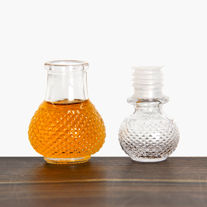 Bouteille en verre gaufré transparent de 50 ml pour whisky, vodka, brandy, liqueur, mini <span class=keywords><strong>carafe</strong></span> <span class=keywords><strong>à</strong></span> <span class=keywords><strong>vin</strong></span> <span class=keywords><strong>avec</strong></span> <span class=keywords><strong>bouchon</strong></span> - Product Image 2