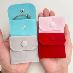 Sacs à boutons en velours personnalisés 7x7cm, pochettes de rangement pour bijoux avec fermeture à bouton-pression pour bagues, bracelets, colliers, emballage - Product Image 2