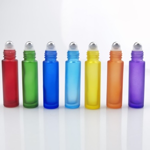 Botellas de vidrio mate de 5ml y 10ml con tapa de imitación madera para aceites esenciales, perfumes y subenvasado transparente al por mayor - Product Image 3