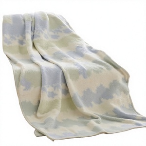 Manta de Franela Ecológica para Cama Doble, Tamaño Personalizado, para Todas las Estaciones, 100% Poliéster, Estampado de Vaca, Estampado de Leopardo, Tejida, para Adultos - Product Image 4