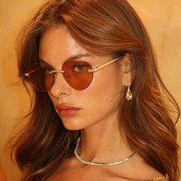 Nouvelles Lunettes de Soleil Tendance Euro-Américaines 2026 UV400 Sans Monture en Métal Unisexe Design Bords Coupés pour la Conduite et la Ville