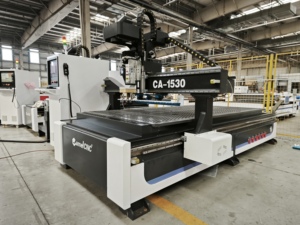 Máquina de Tallado CNC ATC CA-1530 de Bajo Ruido con Reductor Shimpo Japonés y Gabinete Eléctrico Independiente para Producción en Fábricas de Muebles - Product Image 2