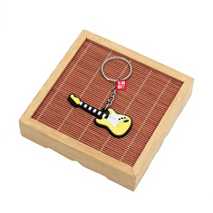 Porte-clés en gros pour instruments de musique : Guitare, Ukulélé, Piano, Kalimba, Violon – Idéal comme cadeau - Product Image 1