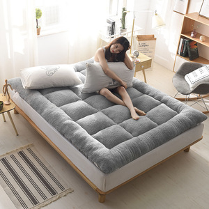 แผ่นรองที่นอนขนแกะสั้นหนาและที่กันลื่นนุ่มสำหรับป้องกันที่นอน - Product Image 5