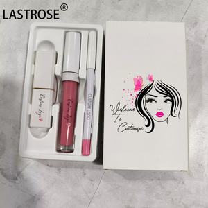 طقم مستحضرات تجميل الشفاه للبيع بالجملة مكون من 12 لونًا، مجموعة أحمر شفاه وملمع ومحدد شفاه بعلامة تجارية خاصة، بتركيبة مطفية مقاومة للماء وتدوم طويلاً - Product Image 3