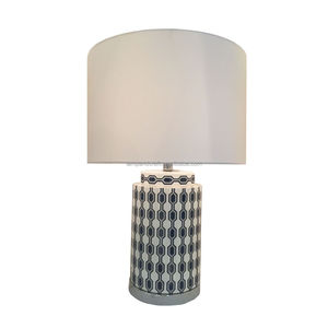 Lampe de table en céramique moderne avec port USB et prise de courant, abat-jour en lin et base noire pour chambre d'hôtes, chambre à coucher, salon - Product Image 4
