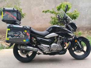 Suzuki GW250 <span class=keywords><strong>Inazuma</strong></span> Nera, Motore Bicilindrico Raffreddato ad Acqua, Touring, Valigie Laterali e Superiori in Alluminio, Barra Anticaduta, Parabrezza, <span class=keywords><strong>Moto</strong></span> Lunga - Product Image 2
