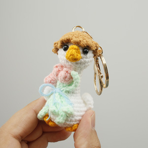 Porte-clés Pendentif Jouet en Peluche Animal Tricoté Amigurumi en Fil, Mini Bouquet de Canards au Crochet Fait Main, Style Dessin Animé Mignon, Breloque de Sac - Product Image 4