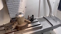 Pusat Mesin CNC Vertikal 3 Axis Multifungsi VMC300 Spindle BT30 Kontrol GSK