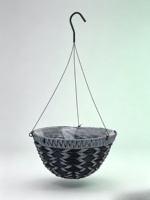 Panier suspendu Carol gris foncé aspect osier style américain sculpté à la main avec crochet métallique et doublure en plastique pour jardin extérieur