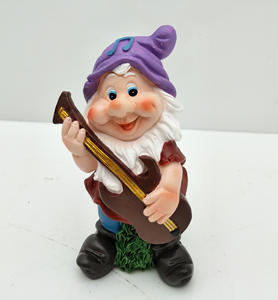 Gnome musical miniature en résine, petite taille, décoration de jardin extérieur - Product Image 1