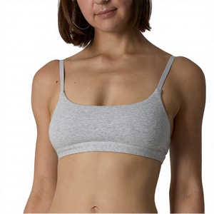 Soutien-gorge de sport gris sans coutures à col ras du cou pour femme, maintien moyen, respirant, en coton écologique, style simple uni sur le devant - Product Image 1