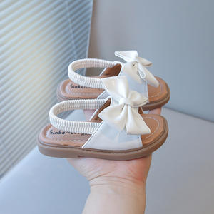 صنادل بنات ناعمة ومسطحة بنمط عصري، أحذية صيفية حلوة بفيونكة وشريط مطاطي، مفتوحة الأصابع وسهلة الارتداء، أحذية شاطئ للفتيات - Product Image 6