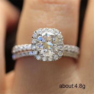 Anello con pietra rotonda scintillante per donna, stile micro pavé, elegante anello alla moda, gioiello da indossare tutti i giorni - Product Image 5