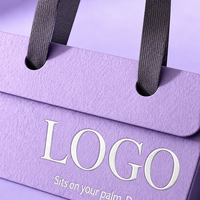 Tas Belanja Kertas Kraft Cetak Offset dengan Pegangan Die-Cut, Logo Embos Mewah, Laris Manis, Warna Pink untuk Makeup