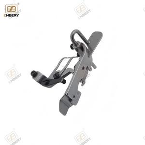 Pegasus EX3200EX5200 988 800 Jack 798 E4 C4 C5 Máquina de coser overlock industrial con mango alto, 4 hilos y prensatelas con guía central - Product Image 4