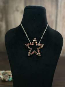 Collier en argent sterling fait main en forme d'étoile, onyx noir, cheval sauvage de Mojave, buffle blanc, rose de Kingman, dahlia - Product Image 3