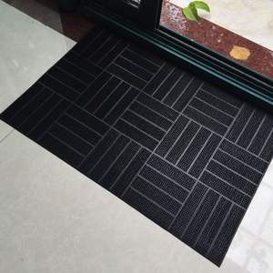 Bienvenue Noir 18 po. X 30 po. Tapis de porte en caoutchouc - Product Image 2