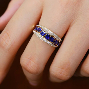 Anello Vintage con Design Geometrico Classico da Donna - Product Image 4
