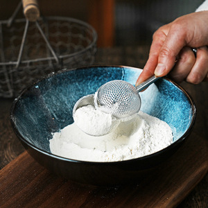 Plumero de harina de acero inoxidable 304 con una sola mano y coctelera de azúcar en polvo perfecto para hornear y empaquetar listo para regalo - Product Image 5